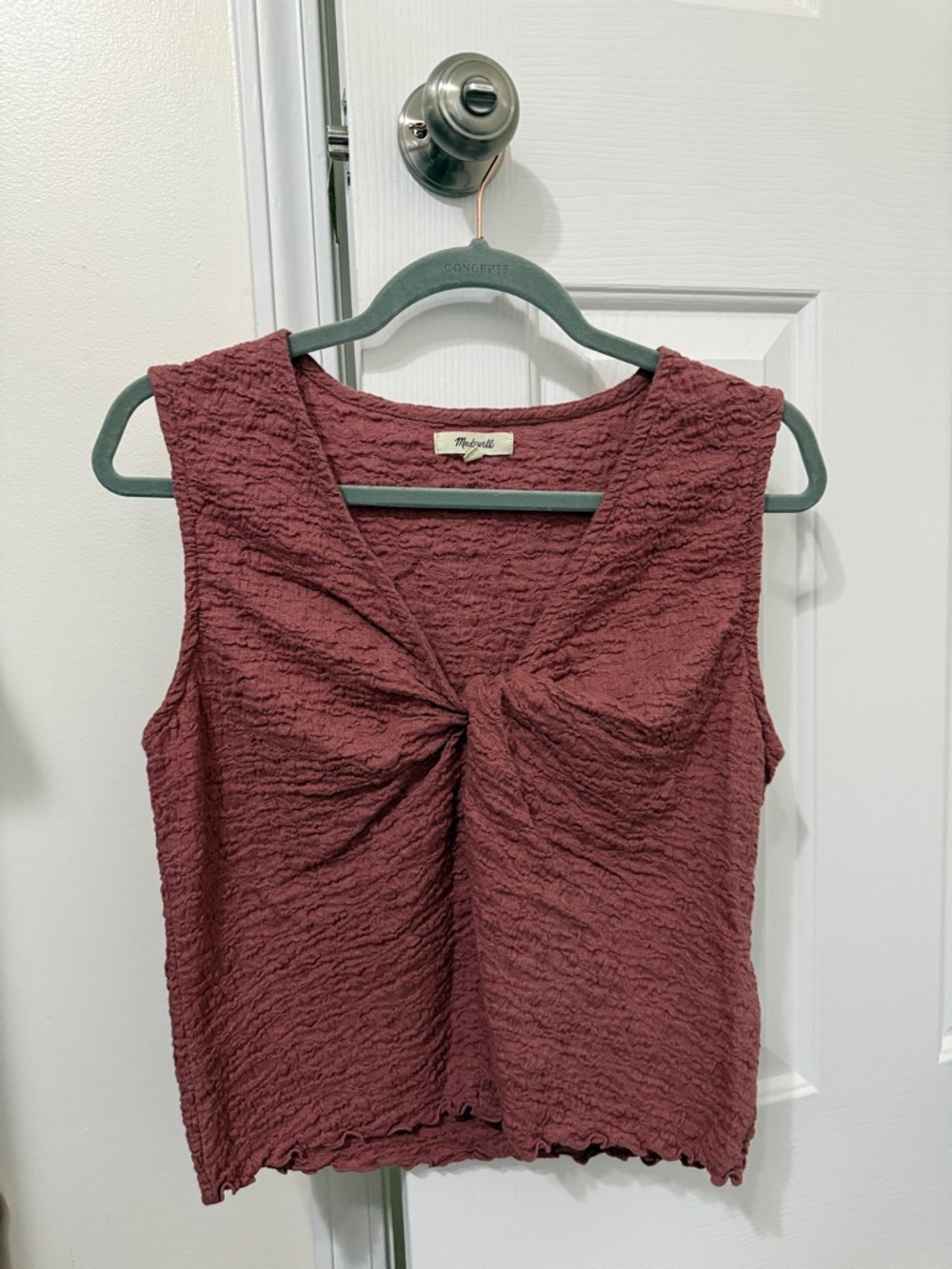 Madewell Textured Knot-Front Sleeveless Top in Wine